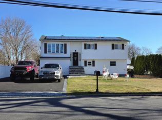 115 Southern Blvd #1, Hauppauge, NY 11788