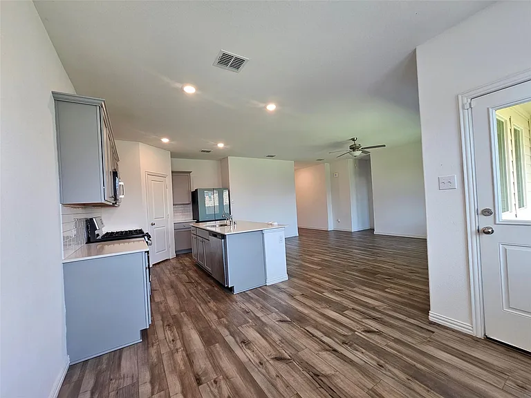 1216 Smoketree Ln — Photo 7