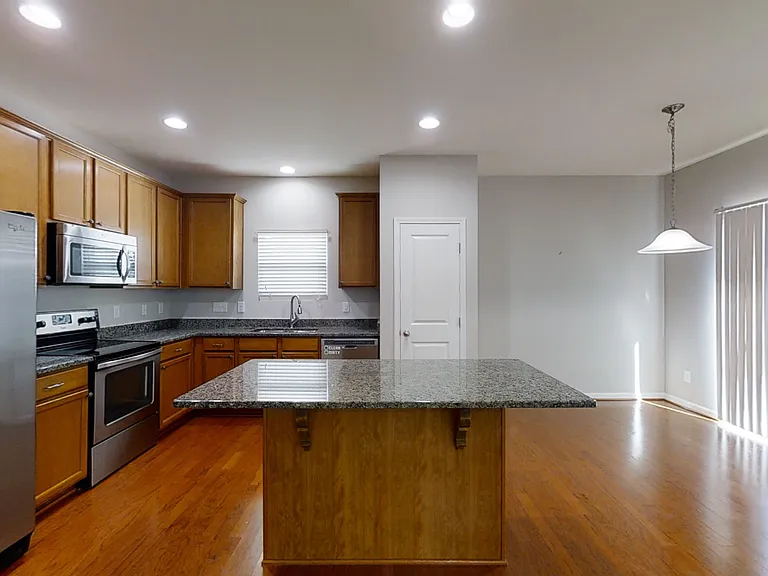 2711 Magnolia Tree Ln — Photo 2