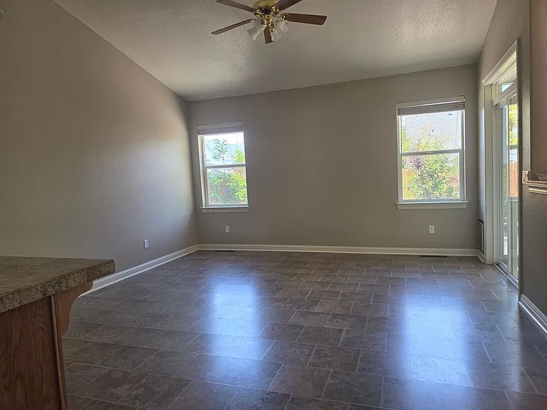 1458 Cardiff Dr — Photo 6