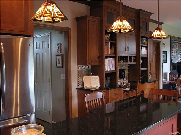 4th image of 40 Silent Meadow Ln