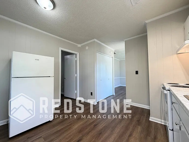 327 E Parker St #B — Photo 3