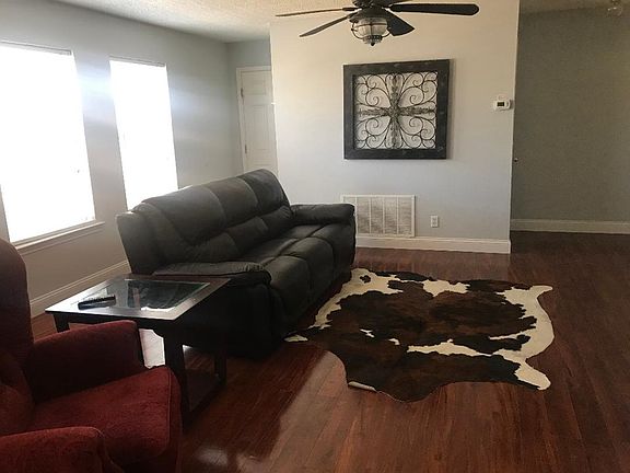 3rd image of 3805 Wimberley St