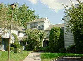 609 Woodbridge Comns Way, Iselin, NJ 08830