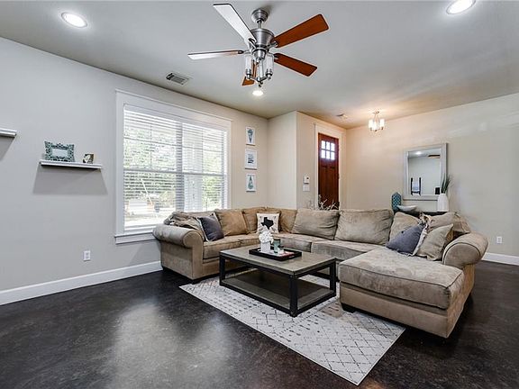 4th image of 5613 Roosevelt Ave #A
