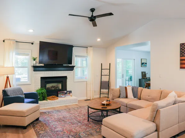 22 Penrith Dr, Bella Vista, AR 72714