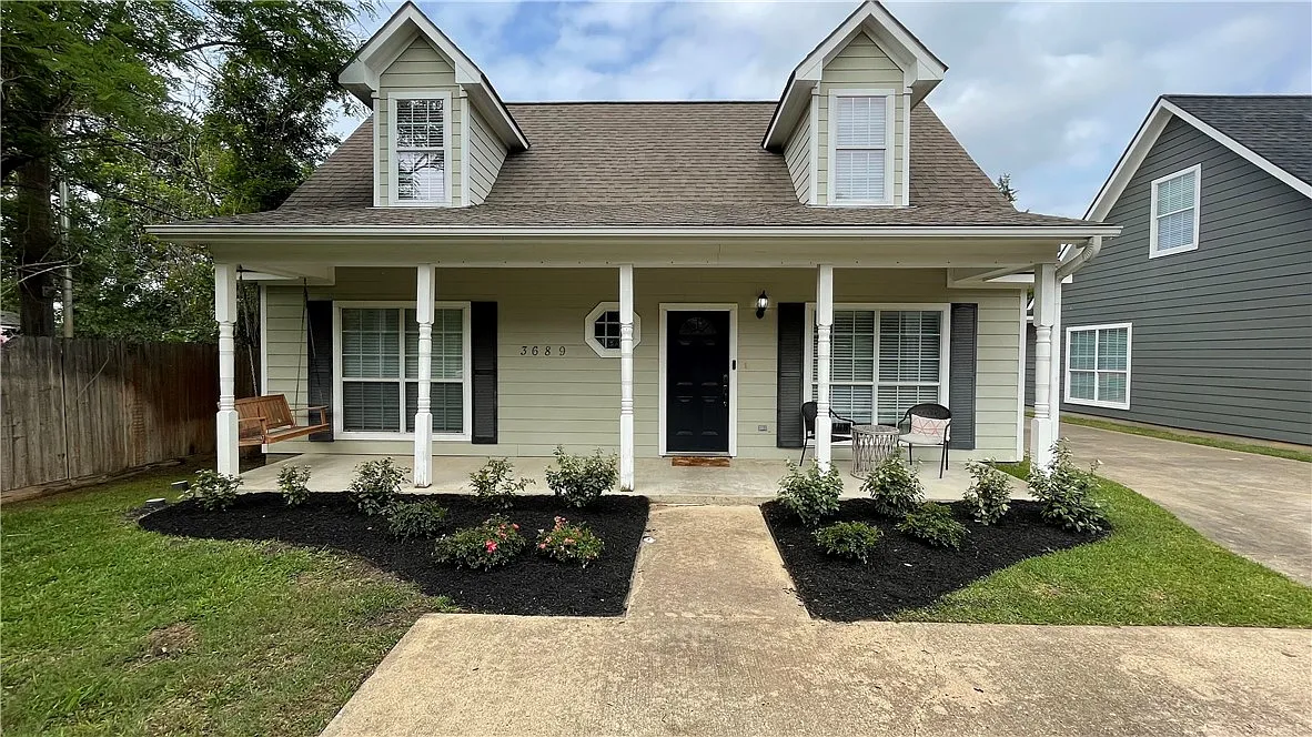 4 bed, 1554 sqft, $2,150 — Photo 2