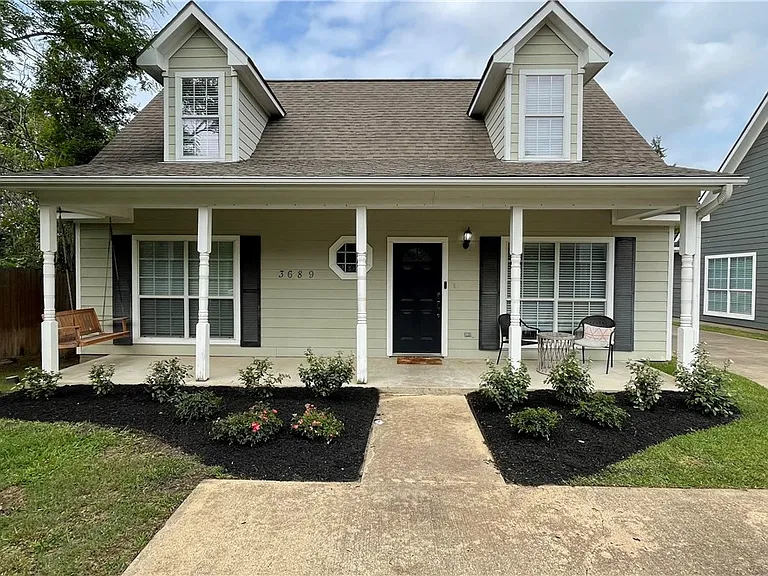 3689 Holick Ln — Photo 1