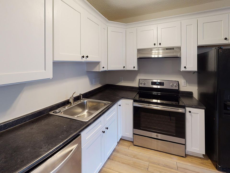 1st image of 635 Virginia Oak Ct