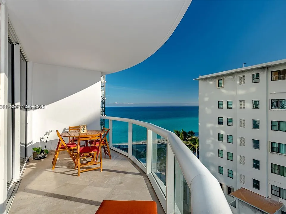 6365 Collins Ave #906
