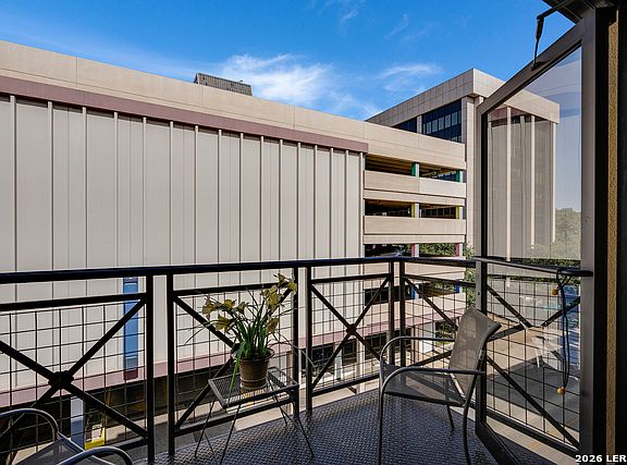 5th image of 214 Travis APT 301