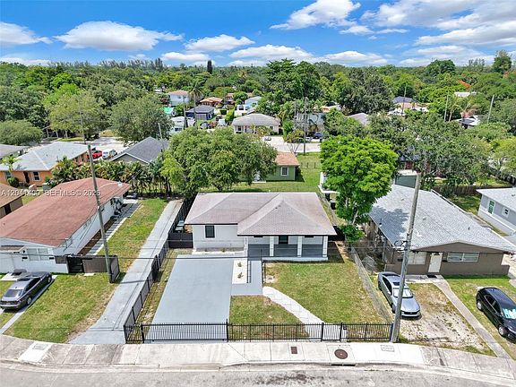 4th image of 6039 SW 63rd Ter