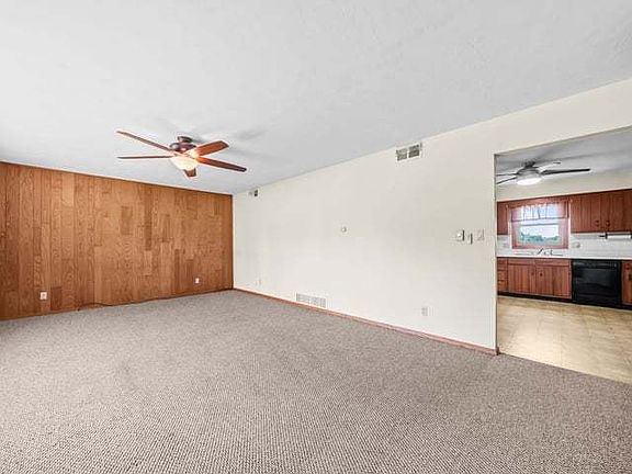 3rd image of 10 Terrace View Blvd