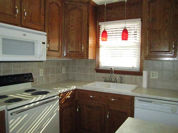 3rd image of 424 Wimbish Dr