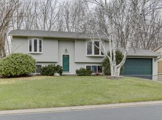 12215 Oxbow Dr, Eden Prairie, MN 55347
