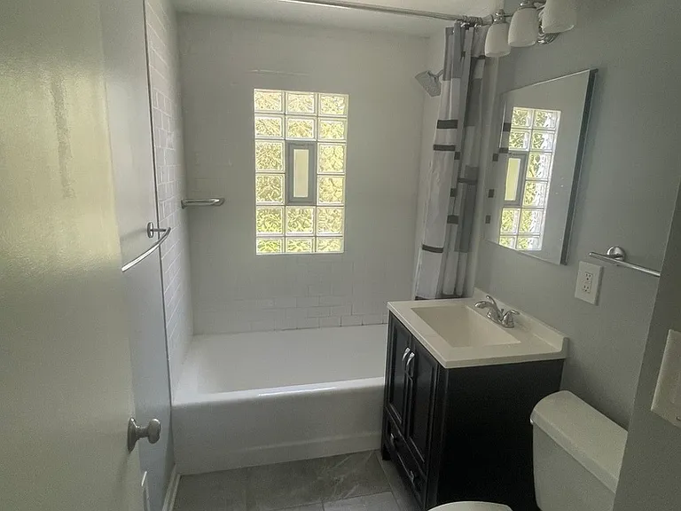 801 S Fairfield Ave — Photo 7