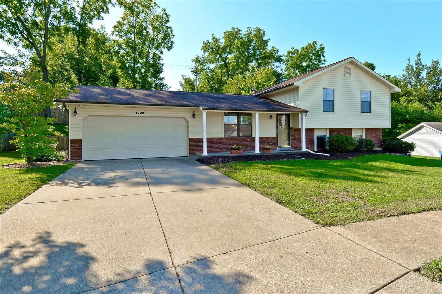 1729 Sun Drop Dr photo 1