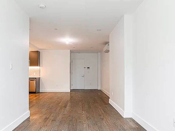 5th image of 226 Hawthorne St APT 2