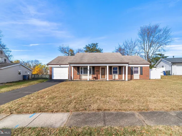 50 Elderberry Ln, Willingboro, NJ 08046