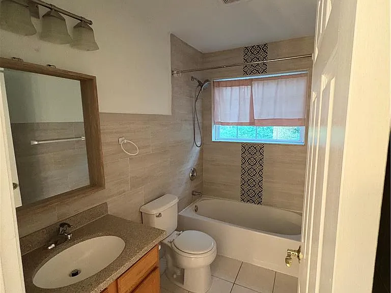 2146 Bedford Dr — Photo 9