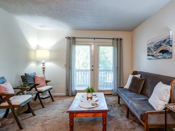 151 Brooke Castle Dr, Hermitage, TN 37076