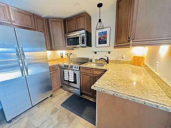 3rd image of 266 Atwells Ave #7
