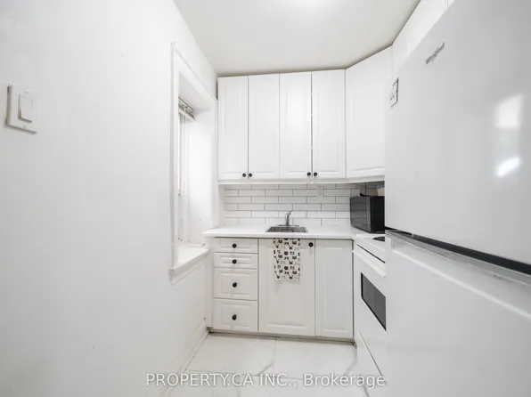 849 Broadview Ave E, Toronto, ON