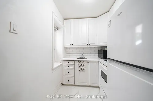 849 Broadview Ave E Photo 1