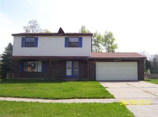 6094 Barker Dr, Waterford, MI 48329