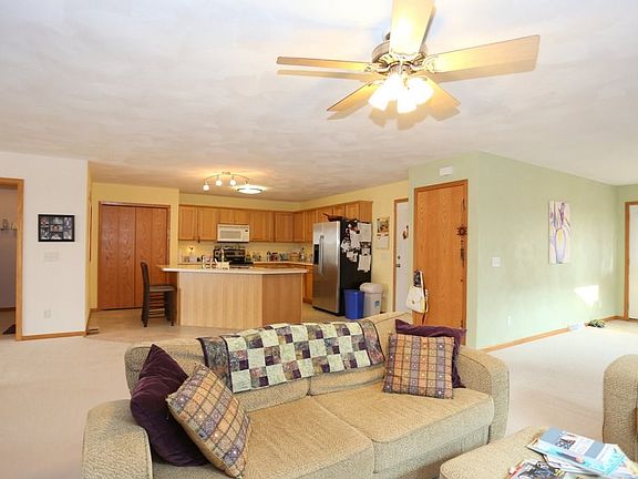 4th image of 653 Garfield Ave