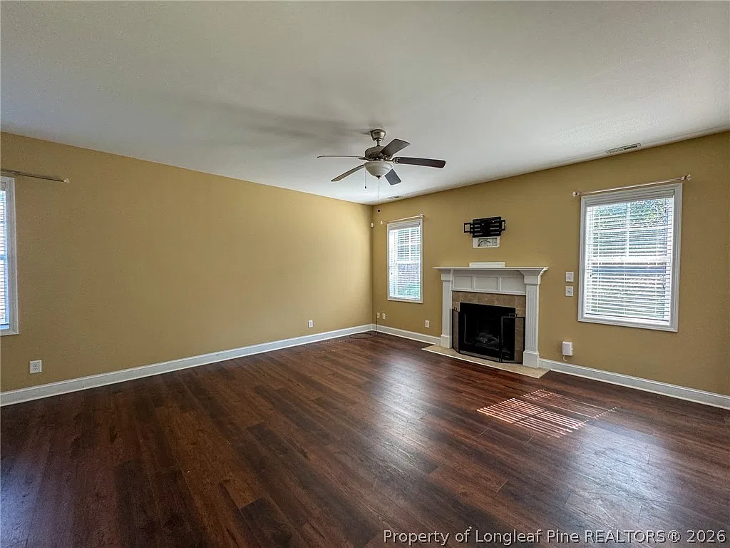 3 bed, 2.5 bath, 1921 sqft, $2,200 — Photo 4
