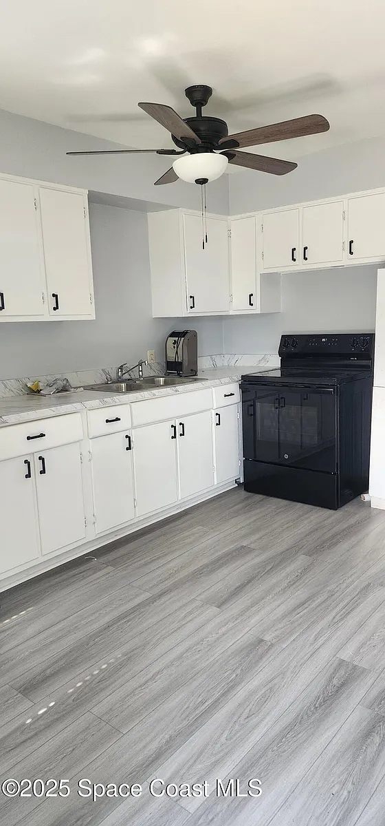 Building Photo - 145 E Alachua Ln #12