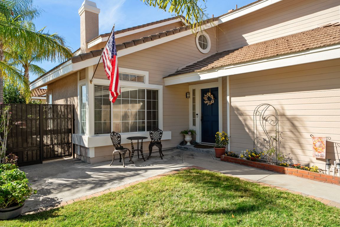 next background image