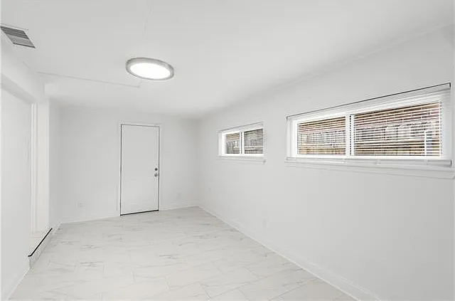1509 Taft Park — Photo 10