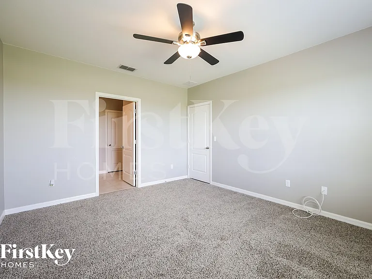 480 Burnham Cir — Photo 9