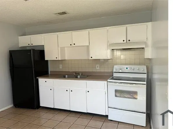 3997 Leonnie Rd, Jacksonville, FL
