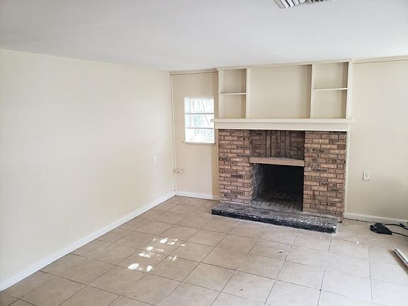 4th image of 428 W Pine St