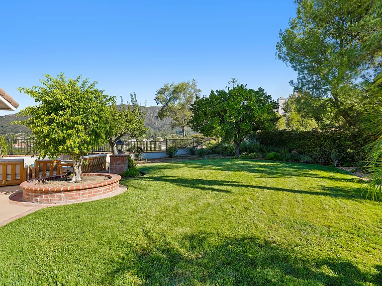 2610 Partridge Pl — Photo 2
