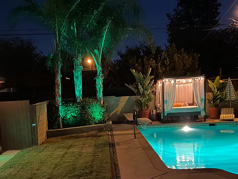 8958 N Swinton Ave — Photo 80