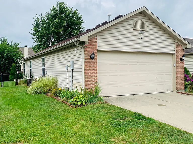4639 Whitham Ln — Photo 5