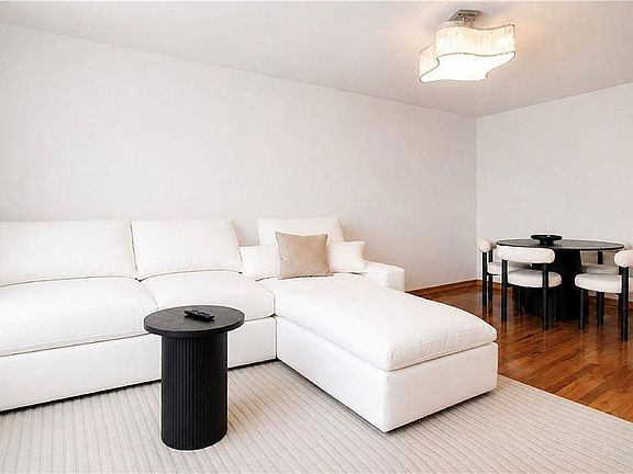 2nd image of 3235 Emmons Ave #712