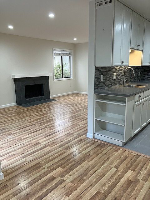 1st image of 557 S Eliseo Dr #4