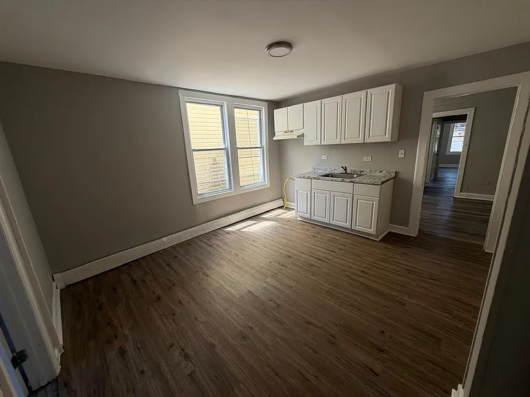 186 N 12th St #1B — Photo 5