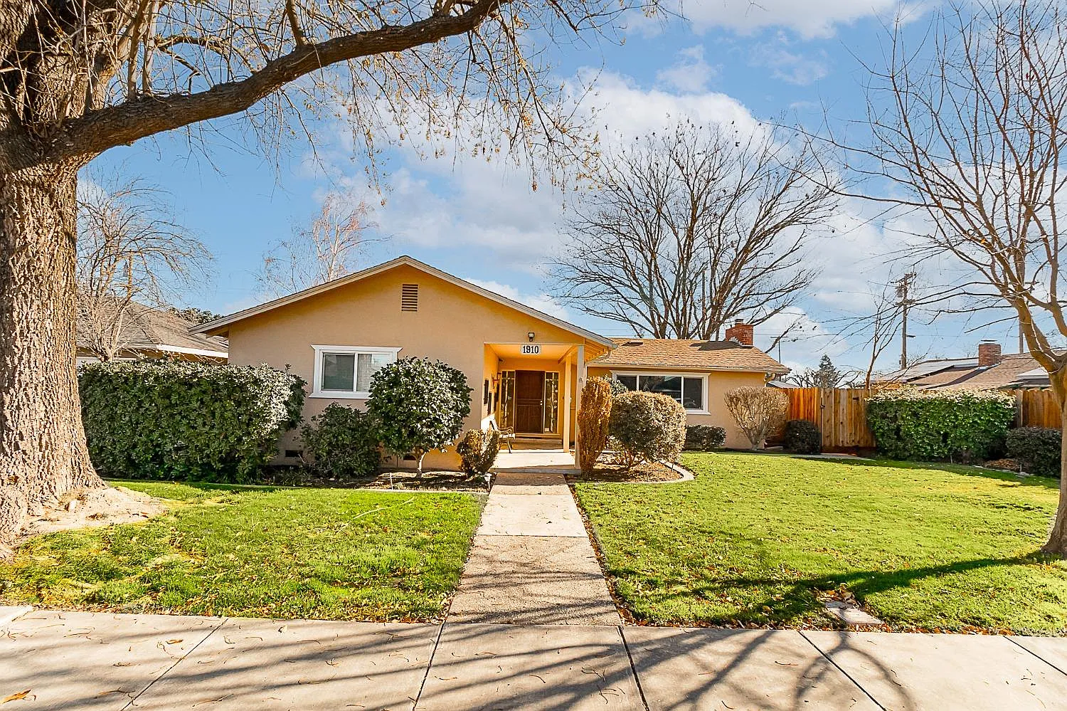 1910 La Villa Rose Ct photo 1