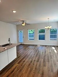 3 bed, 2.5 bath, 1467 sqft, $2,200 — Photo 3