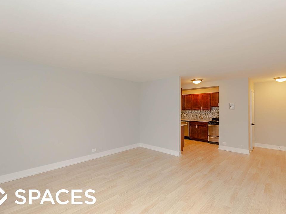 1st image of 445 W Wellington Ave APT 7C