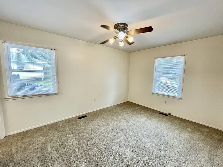 717 Rockwood Dr — Photo 15