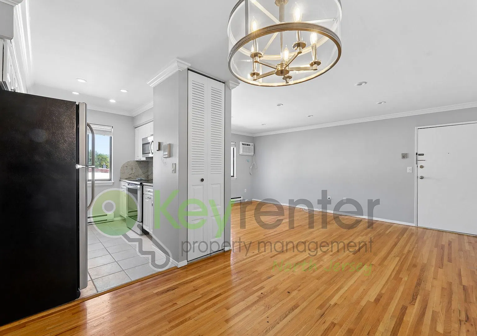 Charming 1BR Condo in Rutherford | Steps from NJ Transit + Downtown — Photo 4