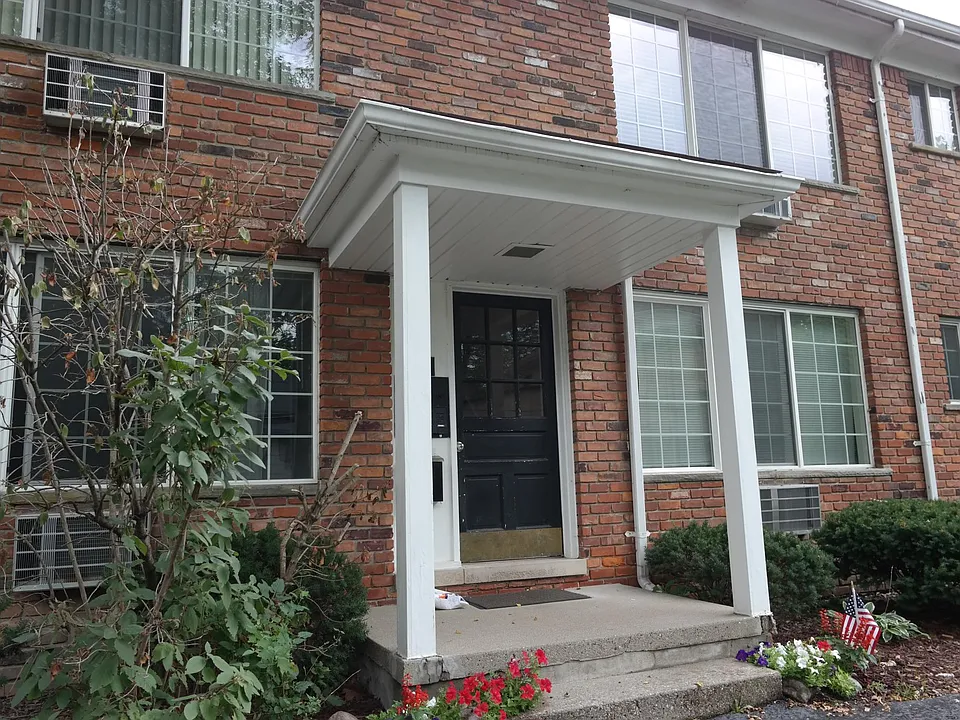 630 Ann St #8