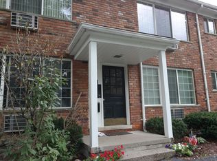 630 Ann St APT 8, Birmingham, MI 48009